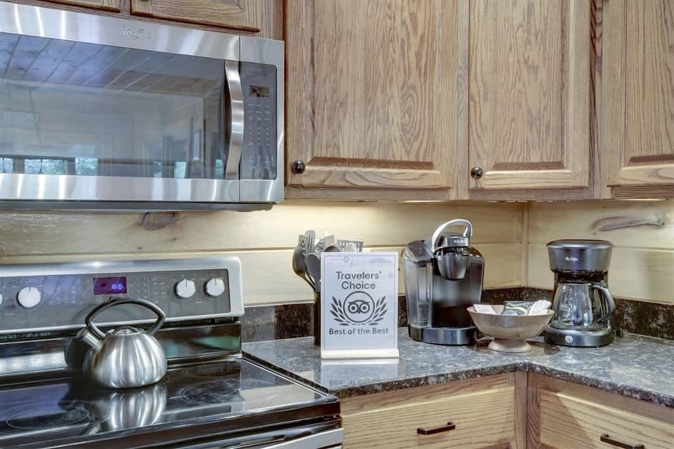 DUAL COFFEE MAKERS ACCEPTS FILTER OR K-CUP POD