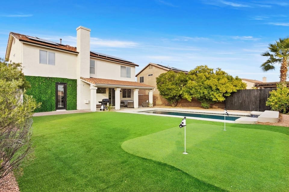 A relaxing pool for parents and putting green for kids are just perfect for family day Sundays. 