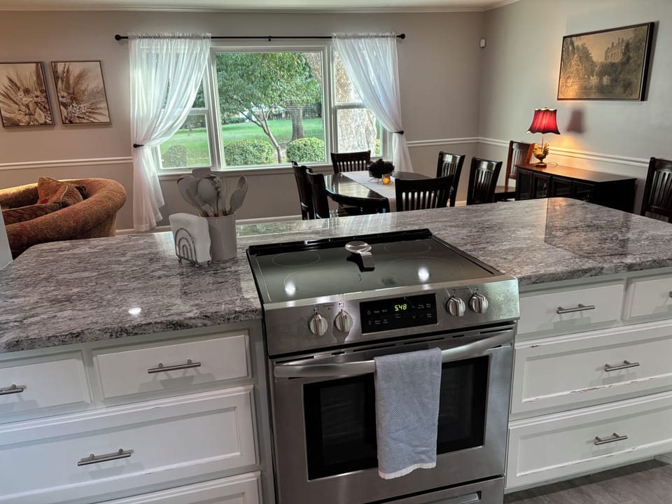 Kitchen + dining area