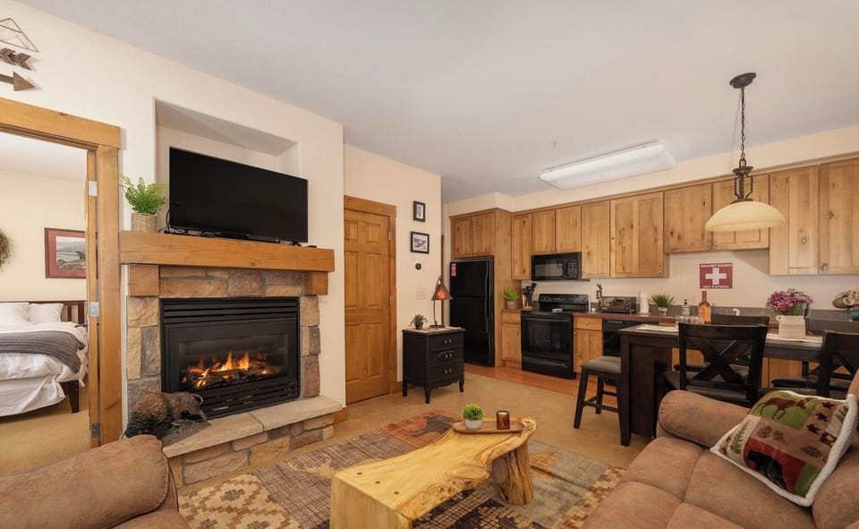 Living Area 2