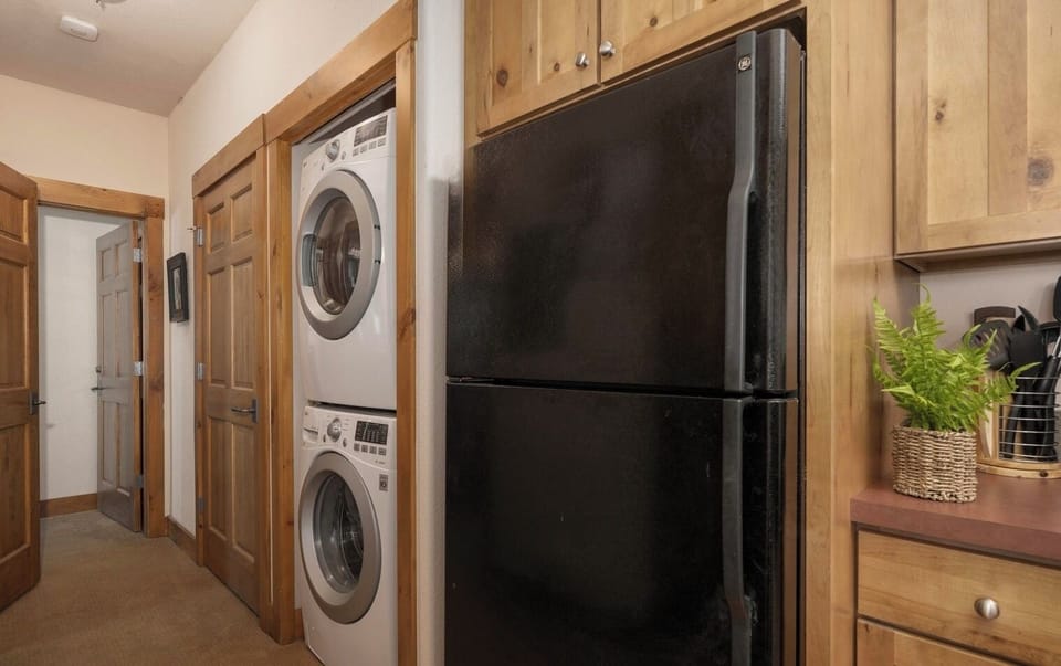 Laundry/Hallway