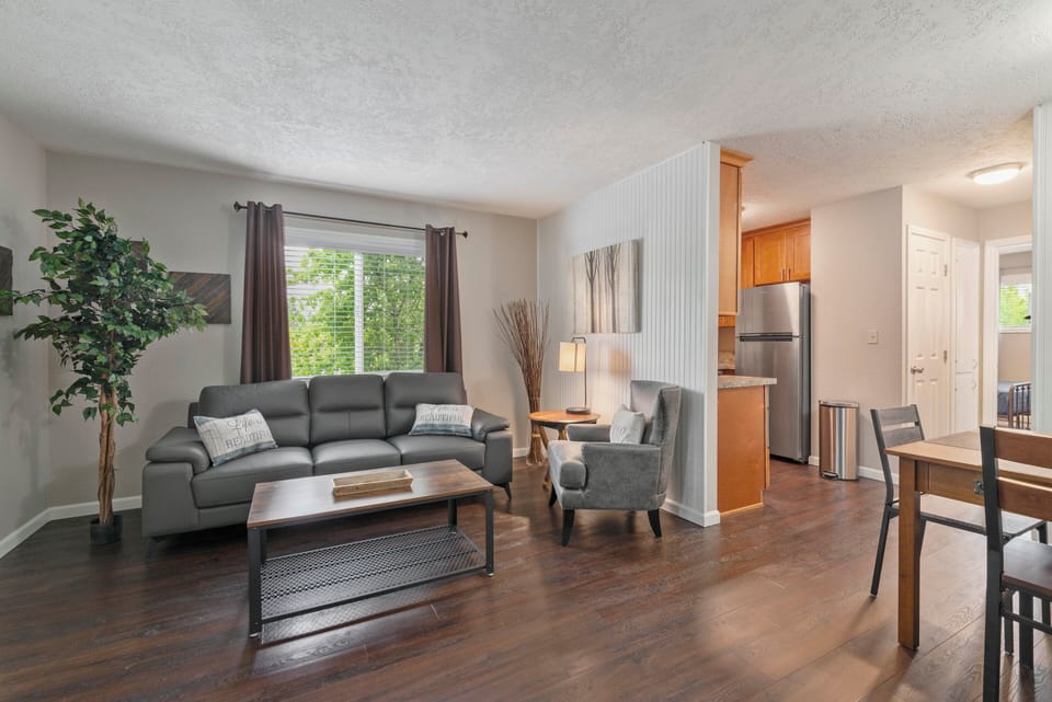 Living Room | Dining Area