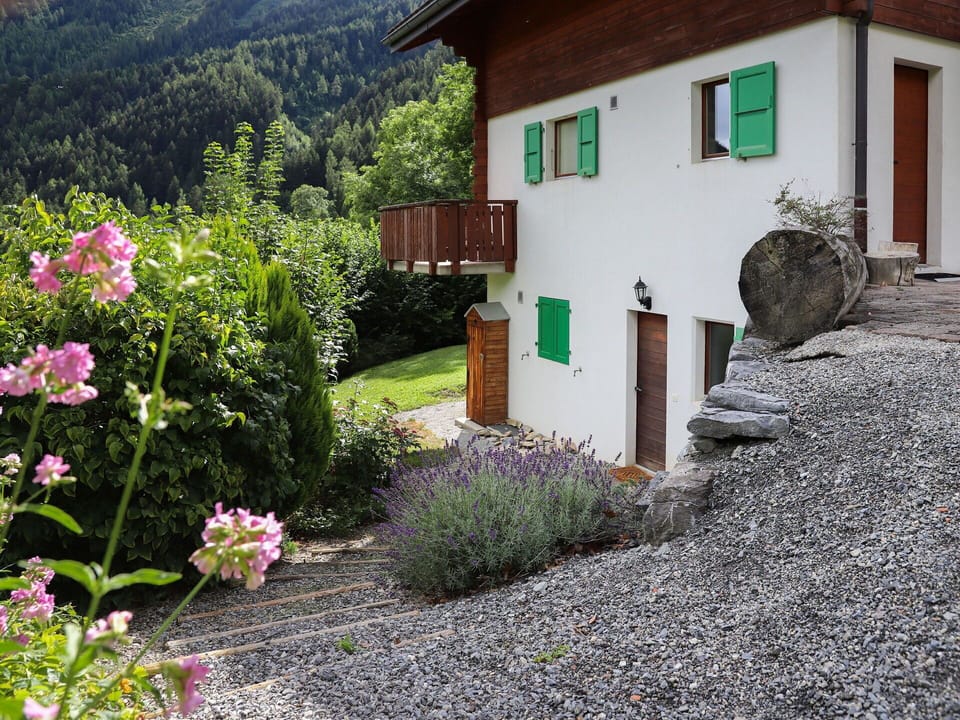 House, Cottage, Garden, Valley, Landscaping, Village, Farmhouse, Yard, Mountain Village, Hut