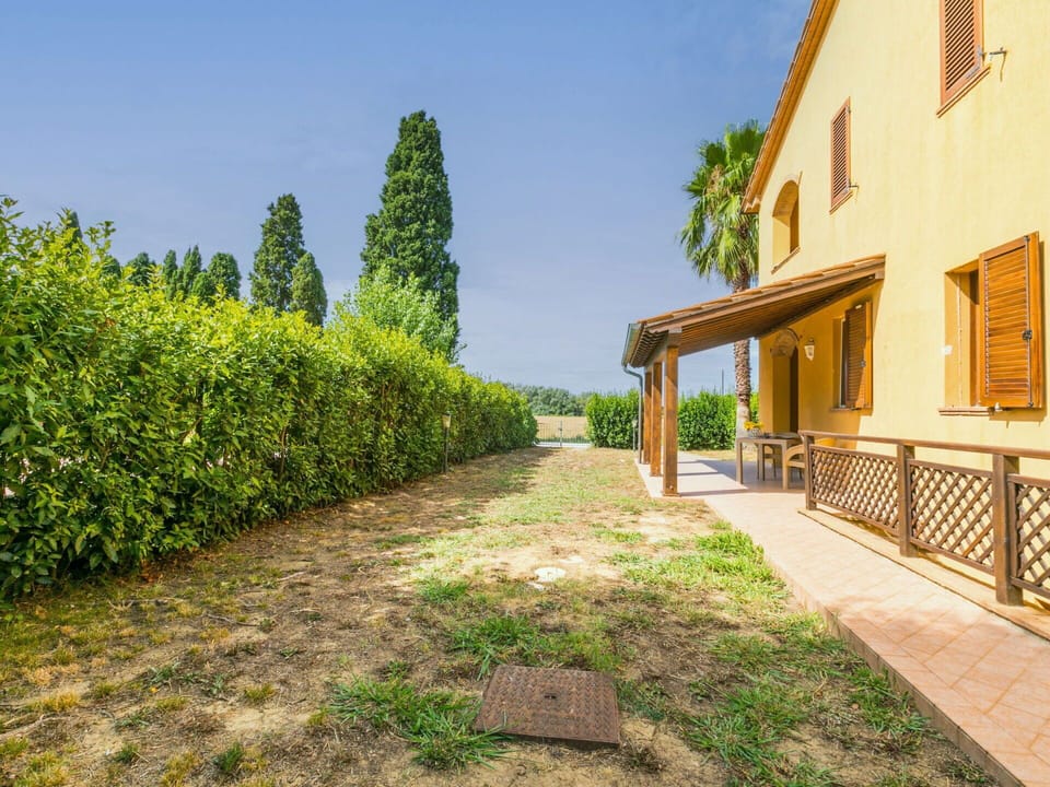 Shrub, Land Lot, Rural Area, Estate, Plantation, Landscaping, Hedge, Farmhouse, Hacienda, Agriculture