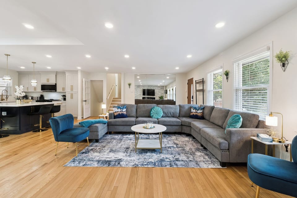 Open concept LivingRoom w/ TV,Kitchen w/ island,new appliances,Dining -MainLevel