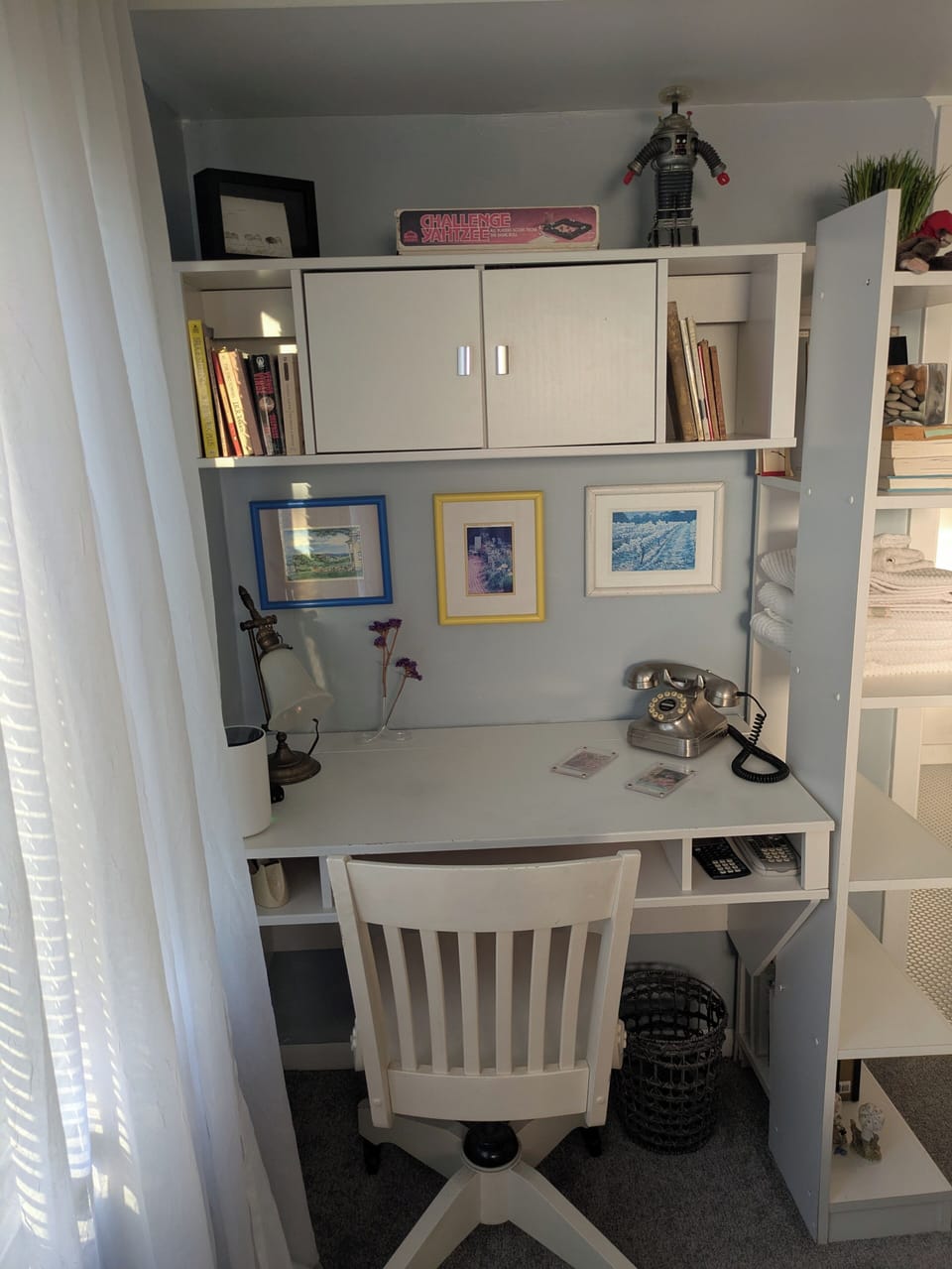 Office space with Wifi and Ethernet and Robot