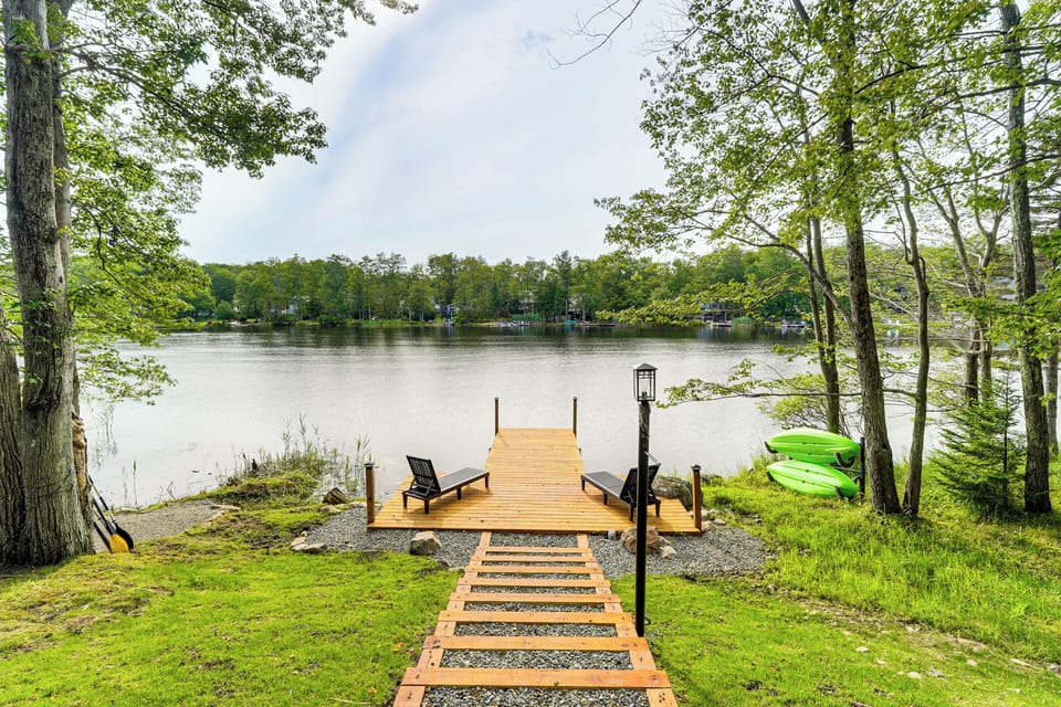 Tobyhanna Vacation Rental | 5BR | 3BA | 2,500 Sq Ft | 7 Steps to Enter