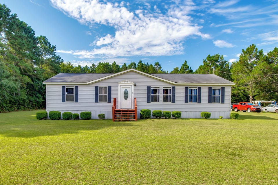 Albany Vacation Rental | 4BR | 2BA | 1,568 Sq Ft | 5 Steps to Enter