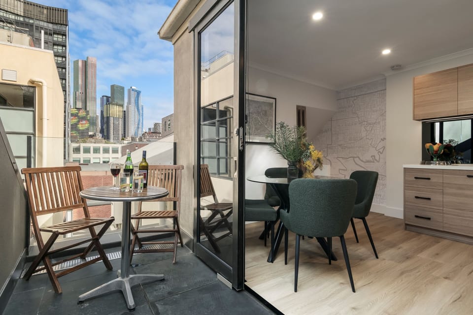 DECK: Off the kitchen and with a striking cityscape view is the deck. The deck is perfect for an al fresco bite or drink either day or evening.
