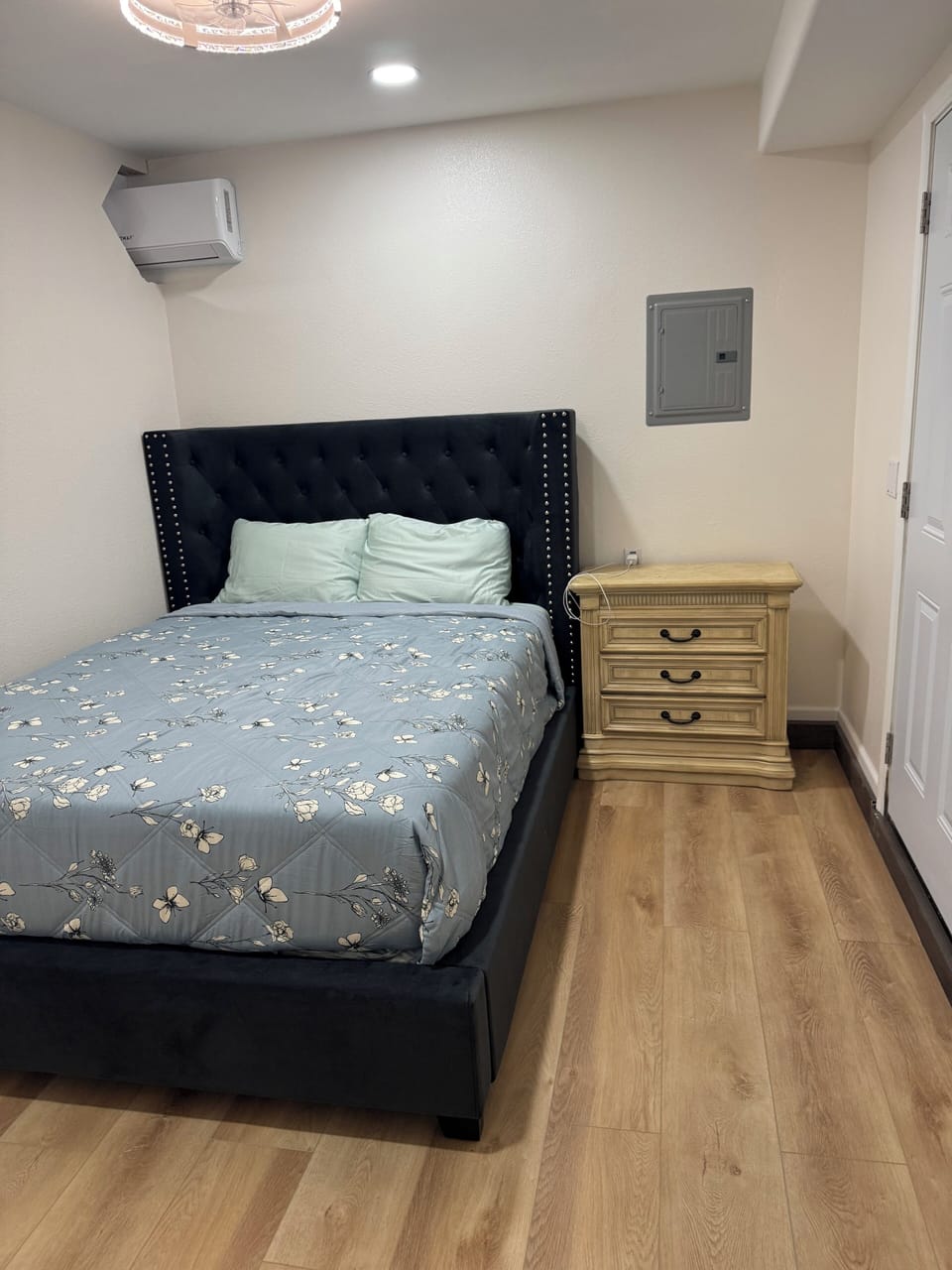 Queen bed #1
