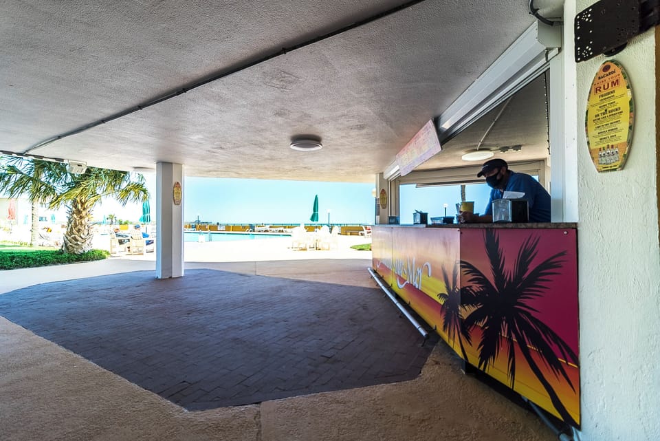 Seasonal Tiki Bar