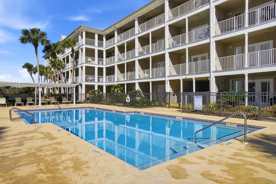 Grand Caribbean West Pool