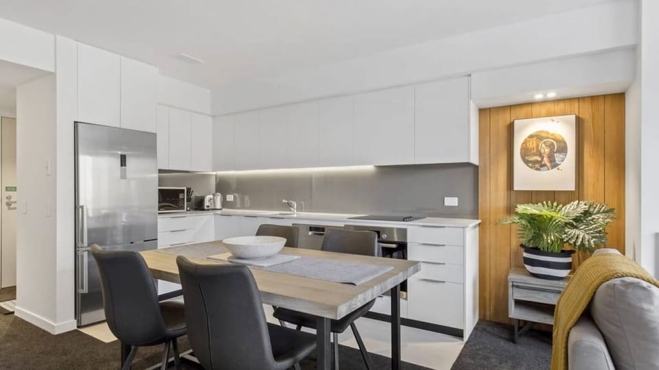 Dining/Kitchen Area