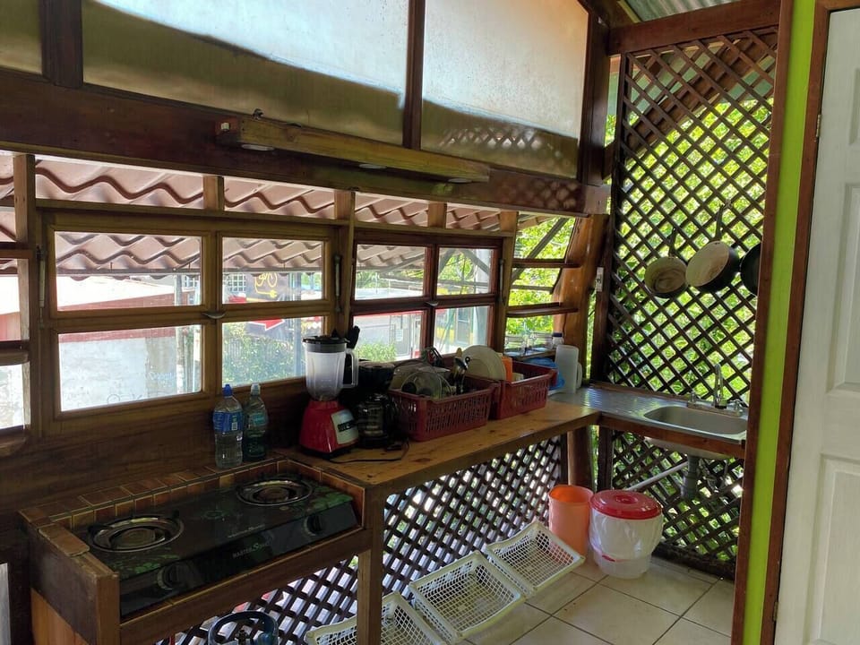 Kitchen is fully equipped, including blender, electric kettle and coffee maker.