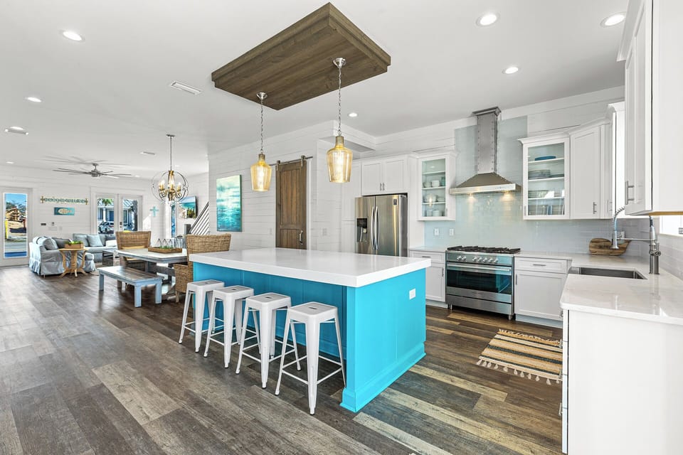 Salty Stingray Kitchen Alt 2