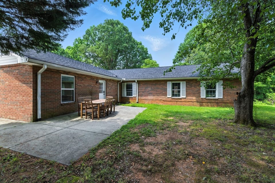 Grass, Cottage, House, Outdoors, Shelter