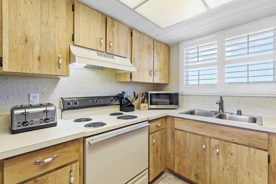Stove and Microwave