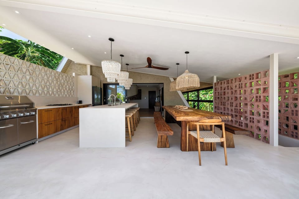 House 1 - Outdoor Kitchen