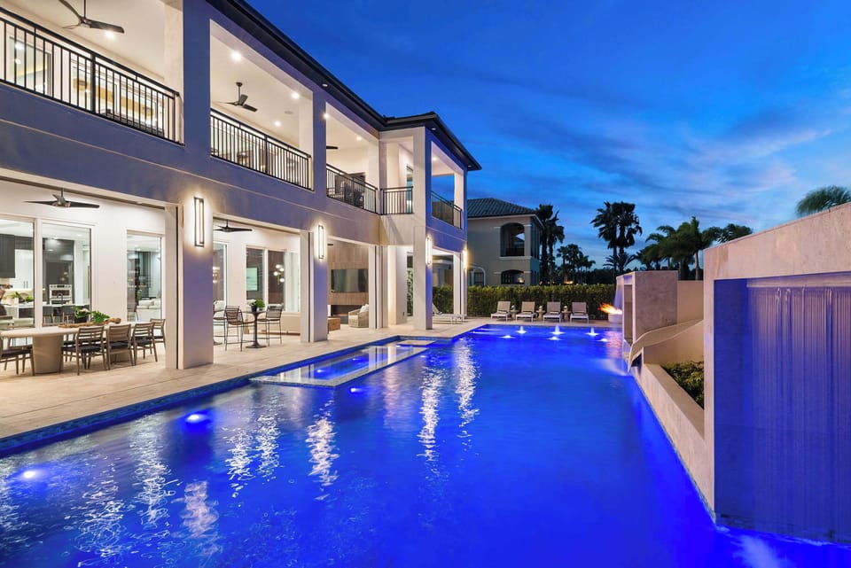 Enjoy beautiful evenings by the pool