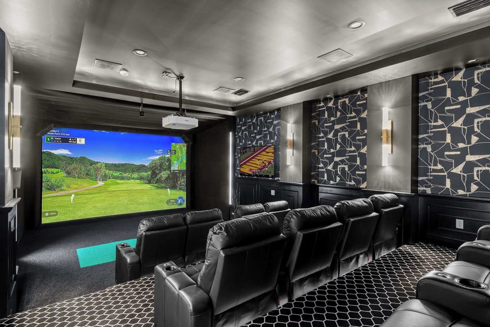 Theater - golf simulator