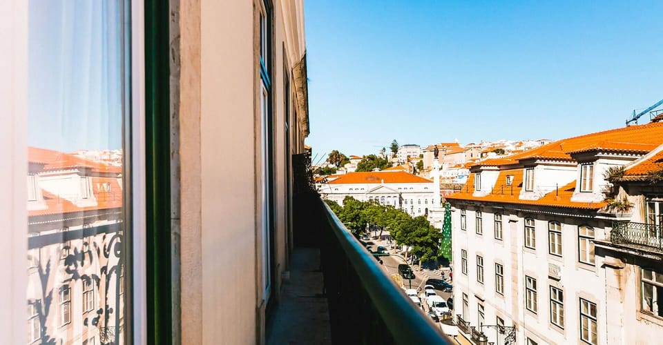 Soak in sunlit rooftop views and breezy city air.
