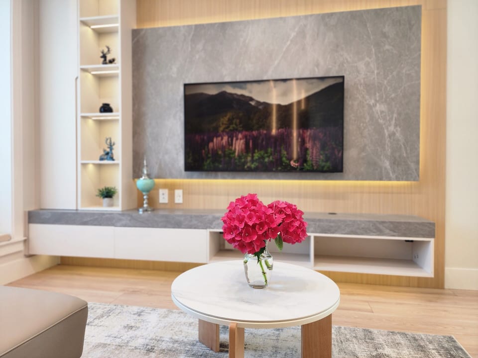 TV with free streaming box