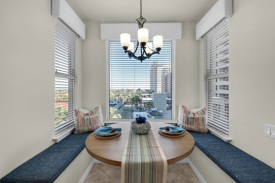 Breakfast Nook