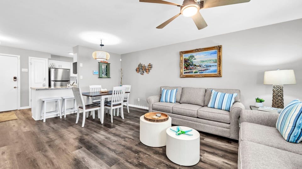 Dining Room/Living Room Area