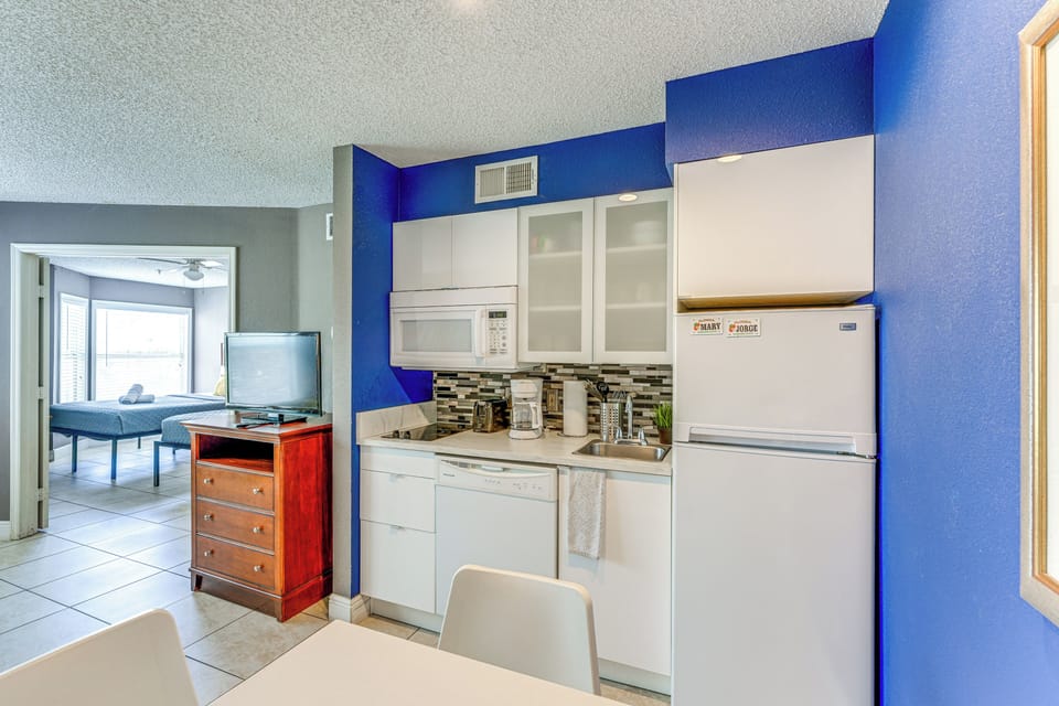 Kitchenette | Cooking Basics | Drip Coffee Maker | Microwave | Toaster