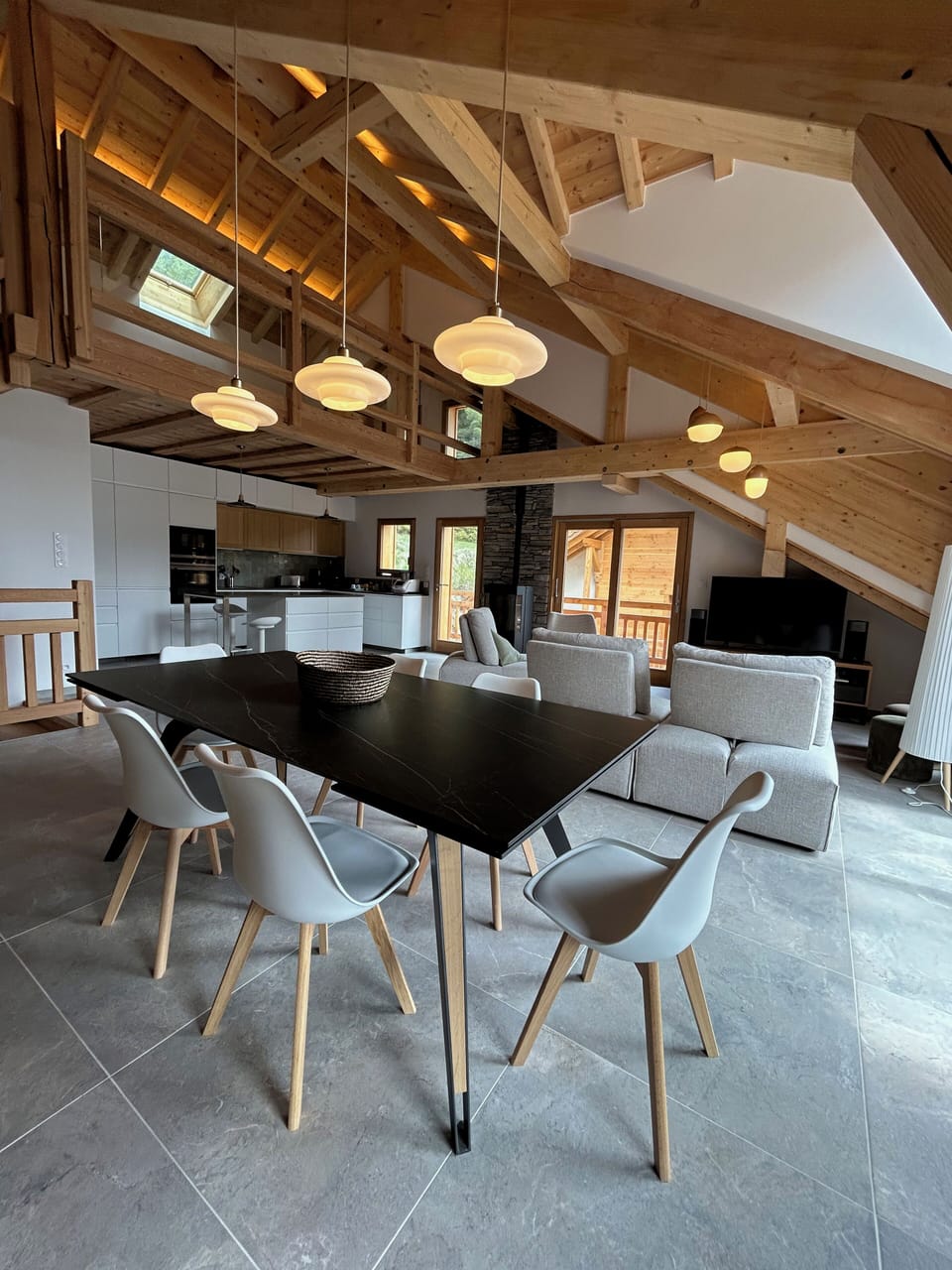 MAIN LIVING ROOM