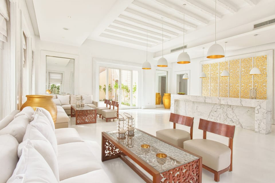 Arrive effortlessly to a bright marble lobby and warm welcome.