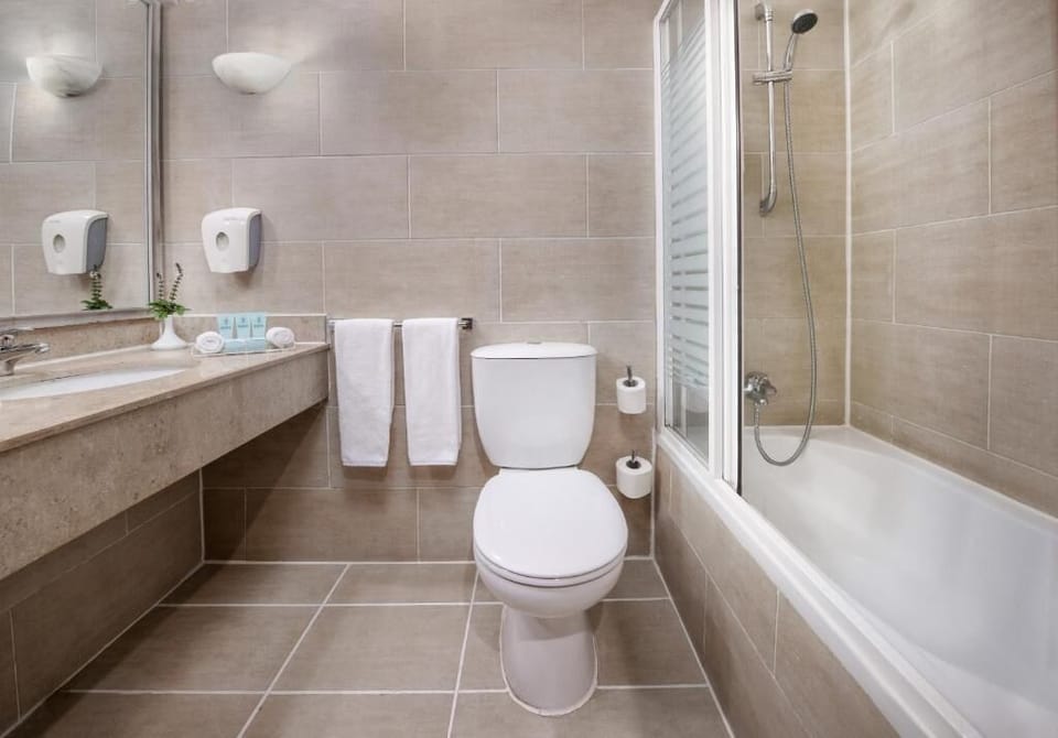 Refresh with a long soak and spa-like, spotless finishes.
