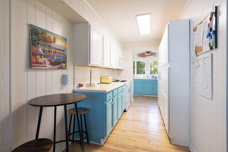 Fully Equipped Kitchen w/ Refrigerator, Stove, Oven, Microwave, Refrigerator, Dishwasher, Cooking Utensils, and Much More