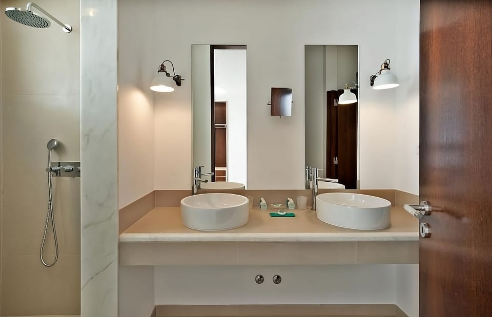 Prepare together with double sinks and a spa-clean finish.