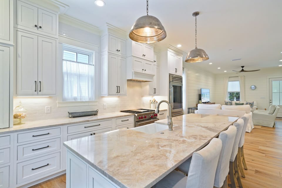 NEVER BEFORE RENTED, LUXURY HOME, SLEEPS 9