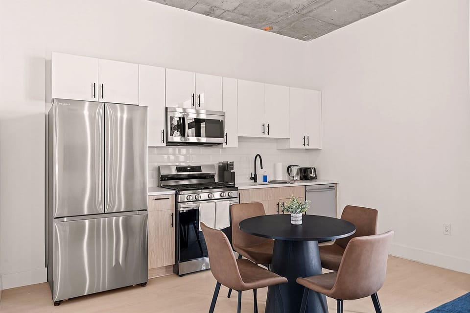 Full Kitchen