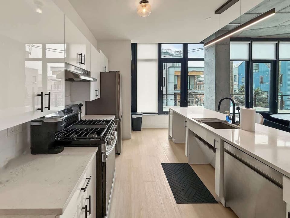 Full Kitchen 