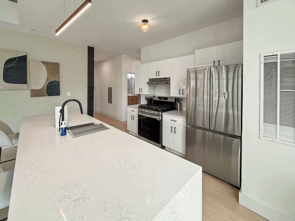 Full Kitchen 