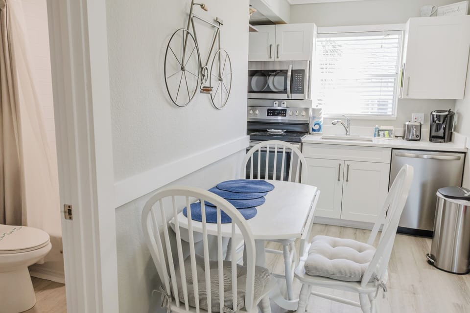 Seagrass Sunsets-AMI Accommodations