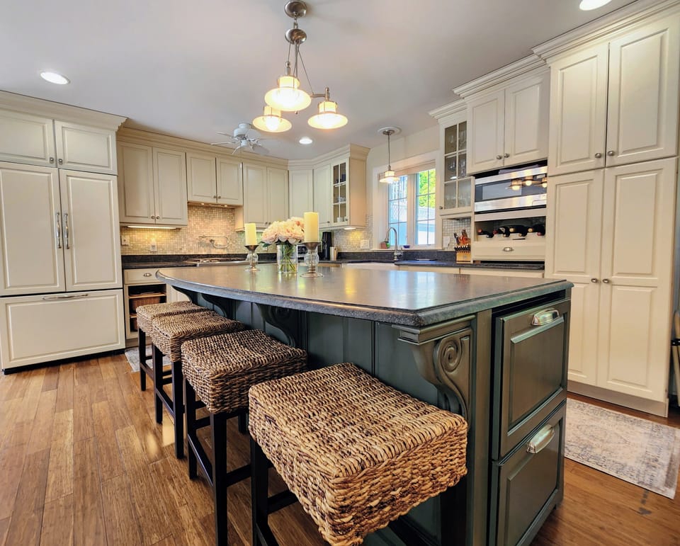 Main House - Kitchen Dining (2)