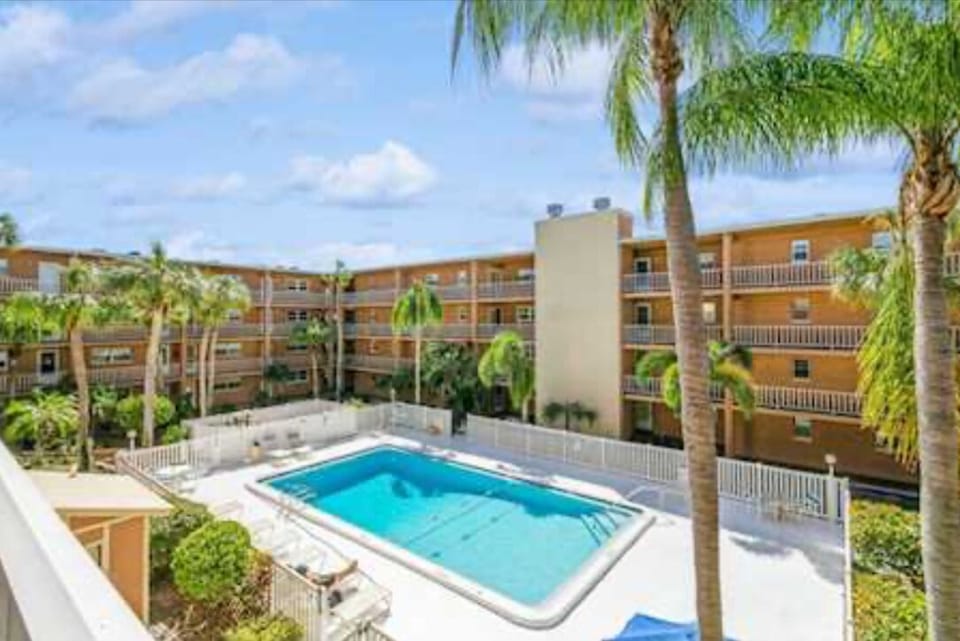 Condo pool