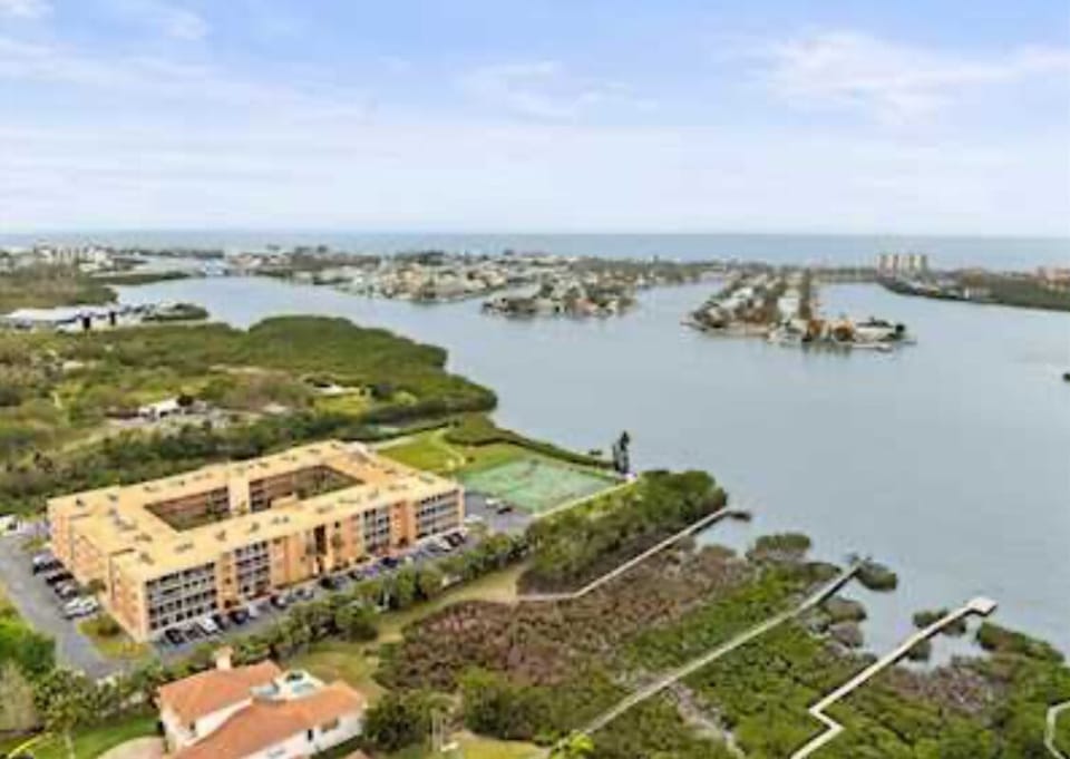 Condo over looks in a coastal waterway