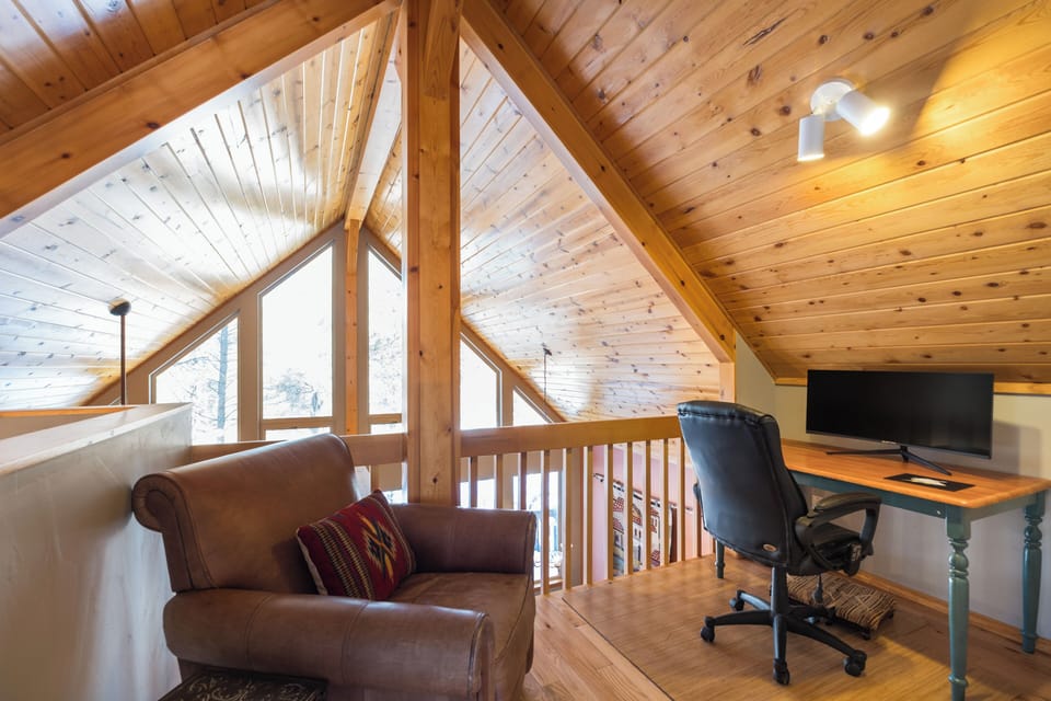 Loft with 2nd office