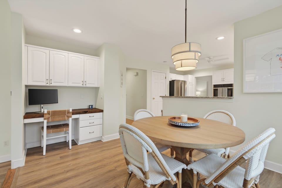 Eat in Kitchen and Desk Area (monitor available)