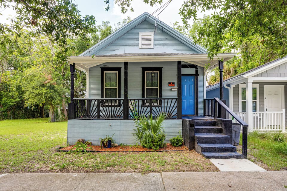 Jacksonville Vacation Rental | 2BR | 2BA | Stairs Required