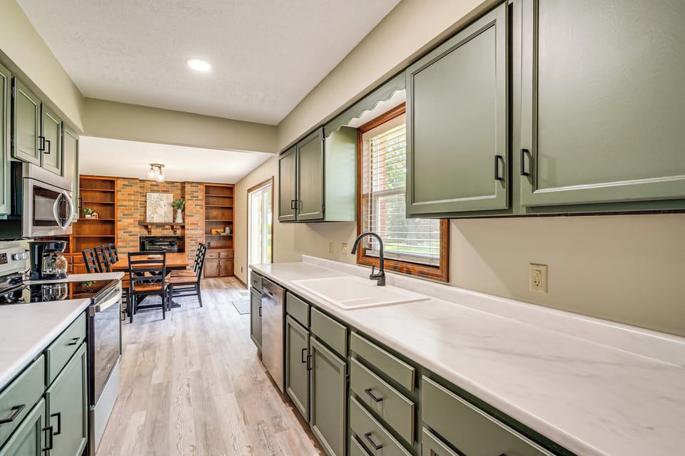 Interior | Central Heating & A/C | In-Unit Laundry