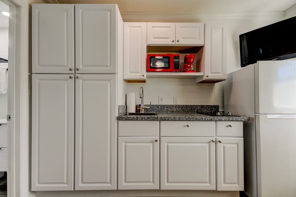 Equipped with Dishes & Pans for a quick meal