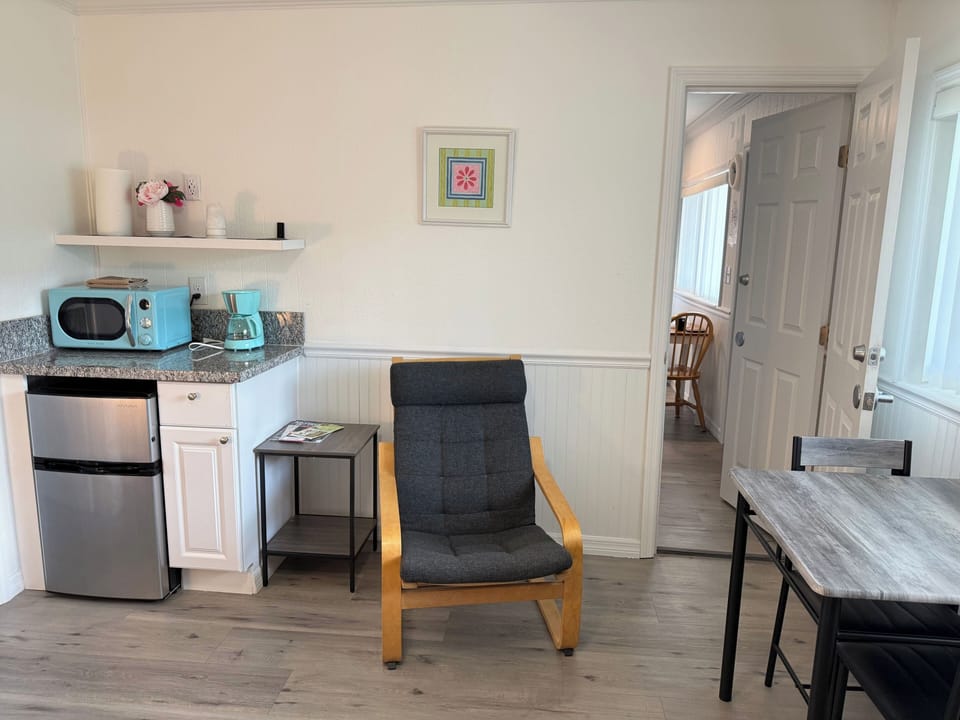 Adjoining rooms available