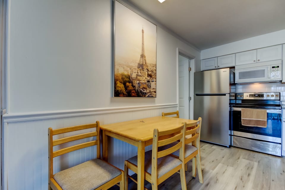 Dining area for four