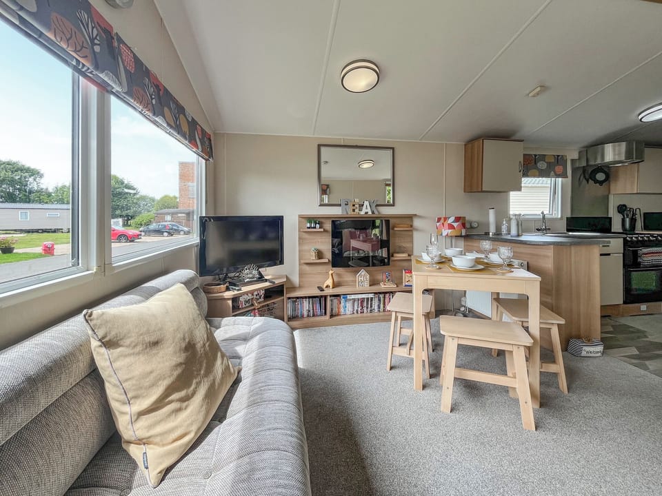 Open plan living space | Home From Home, St. Margarets Bay, Dover